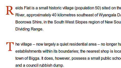 各段落の最初の位置文字をドロップキャップにしてアウトデントするというテキスト・レイアウト、たまに見る……よね？。