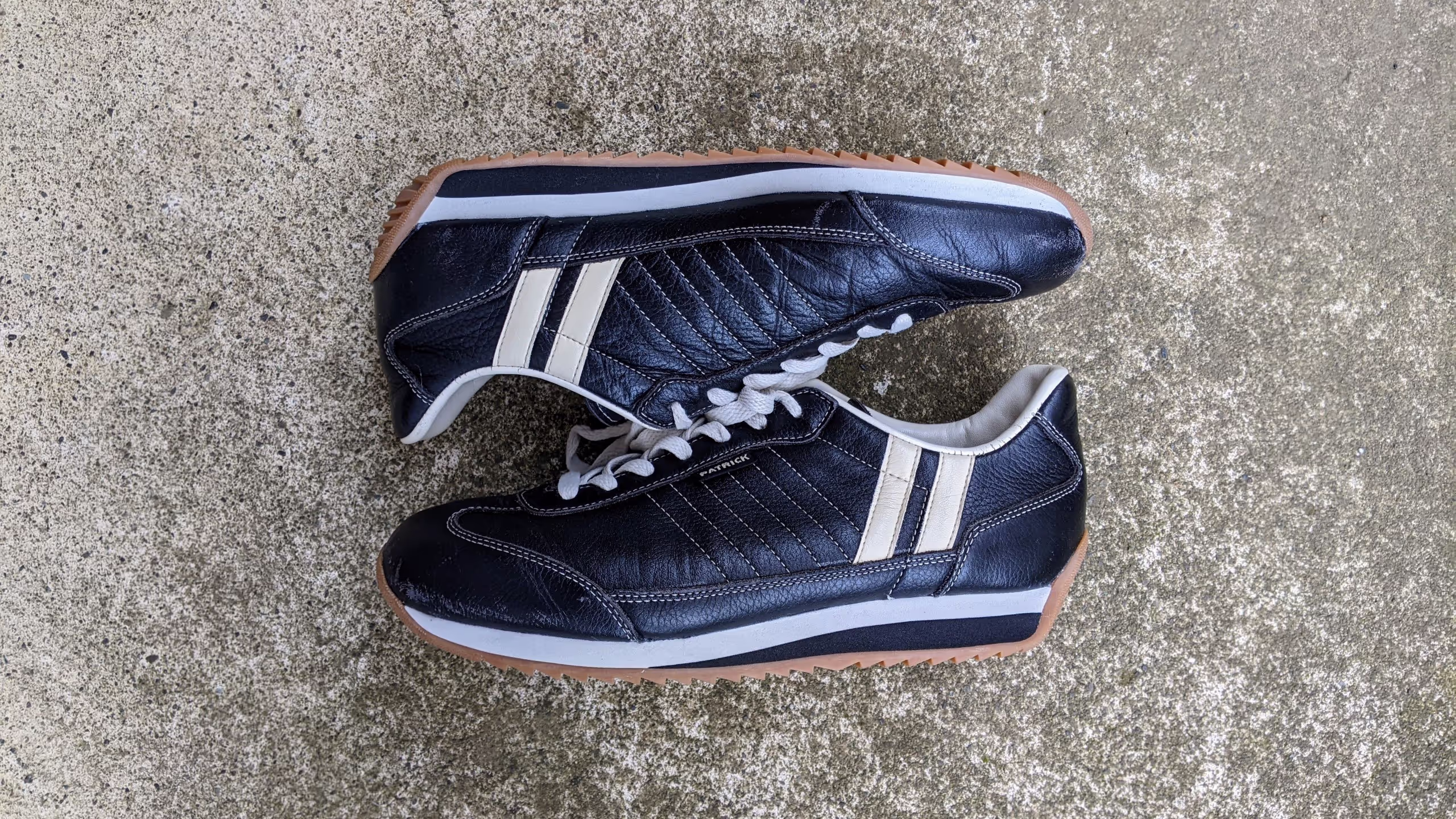 ソールが交換されたPatrickのスニーカー
